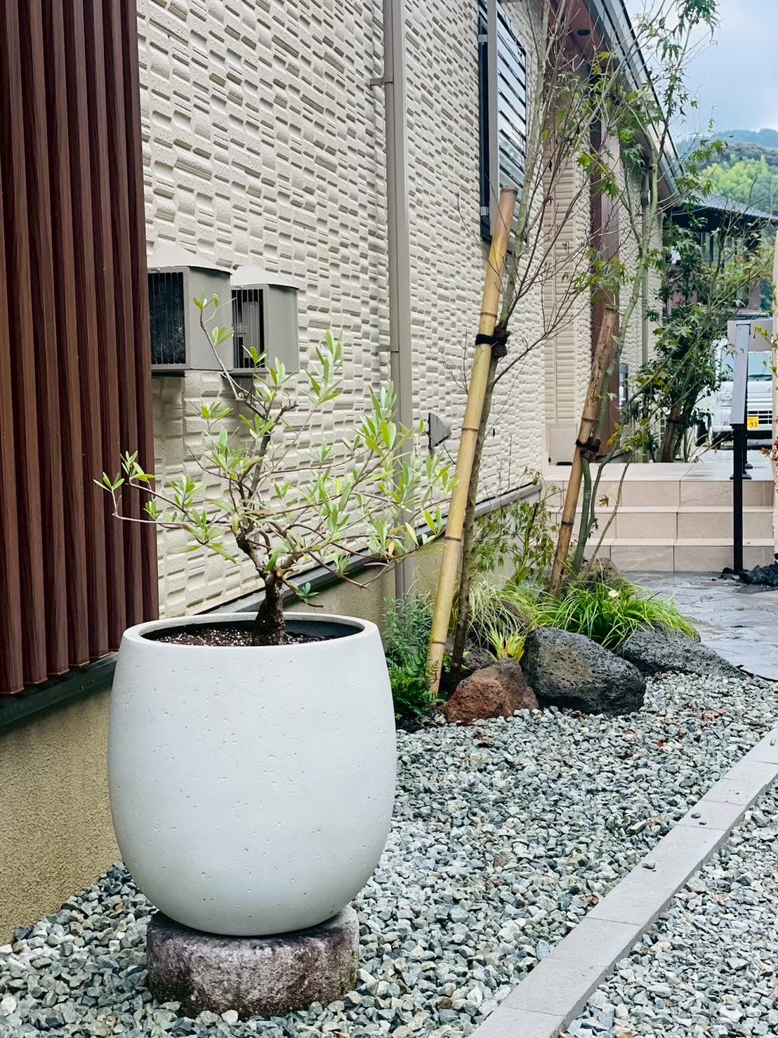 雲南出雲店の外構工事の施工風景